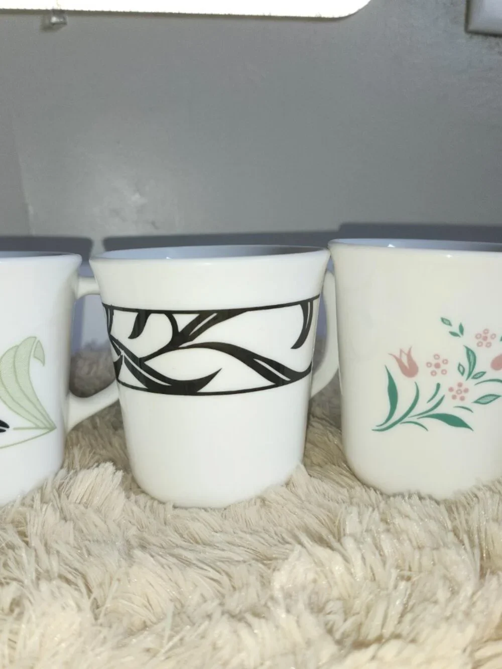 7 Corning mugs